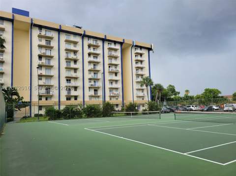 4550 NW 9th St 512E, Miami FL - photo 9 of 12