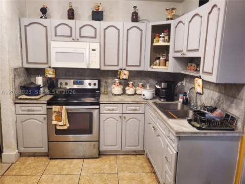 1341 NW 132 St, Miami FL - photo 6 of 13