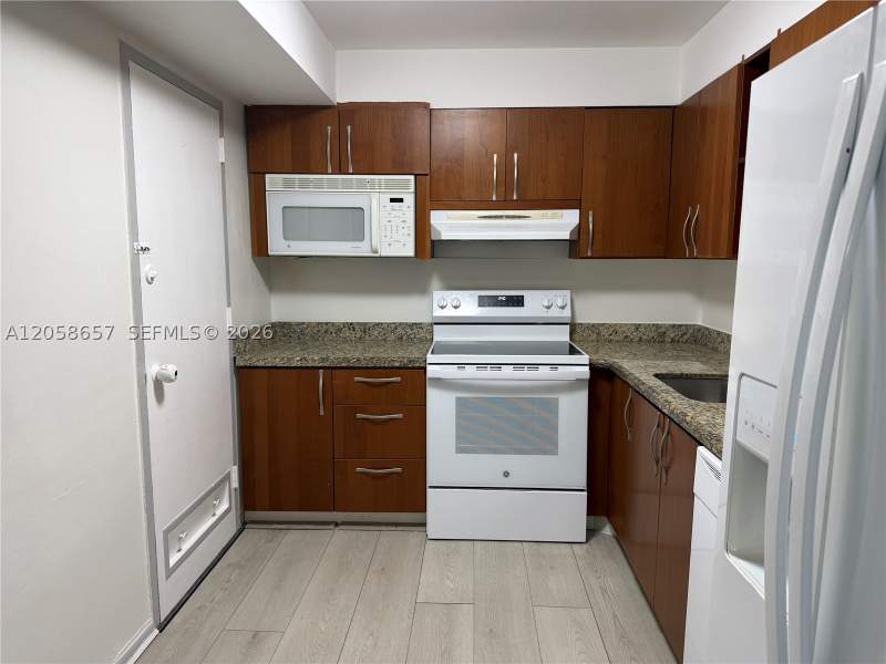 2 bedroom Condominium at 400 Kings Point Dr 311, Coastal Towers Condo, Sunny Isles Beach — photo 3