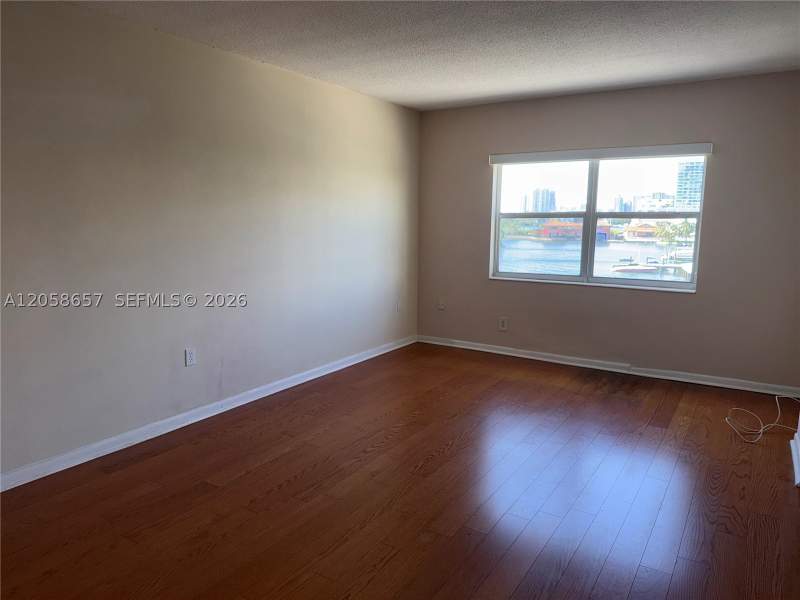 2 bedroom Condominium at 400 Kings Point Dr 311, Coastal Towers Condo, Sunny Isles Beach — photo 5
