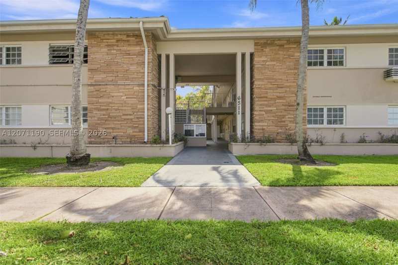 1 bedroom Condominium at 6511 Santona St C6, Santona Condo, Coral Gables — photo 1