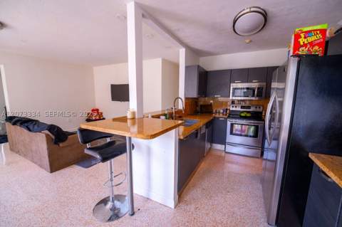 11600 NE 6th Ave, Biscayne Park FL - photo 10 of 31