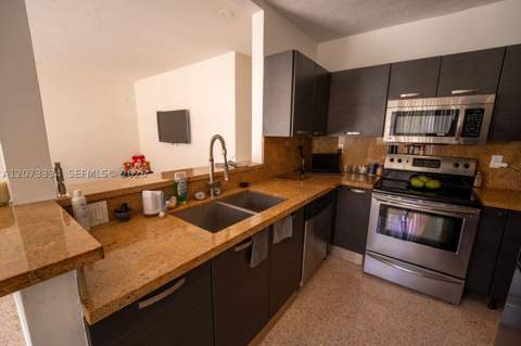 11600 NE 6th Ave, Biscayne Park FL - photo 11 of 31