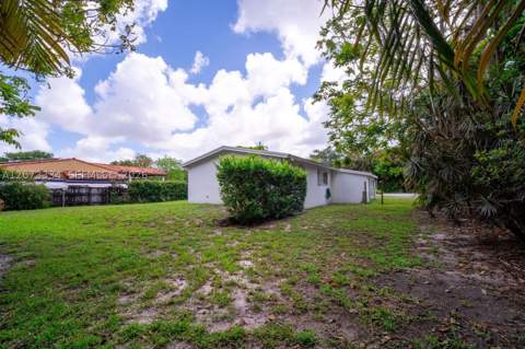 11600 NE 6th Ave, Biscayne Park FL - photo 23 of 31