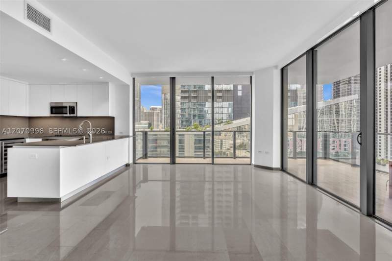 2 bedroom Condominium at 68 SE 6th St 1702, Reach Condo, Miami — photo 4