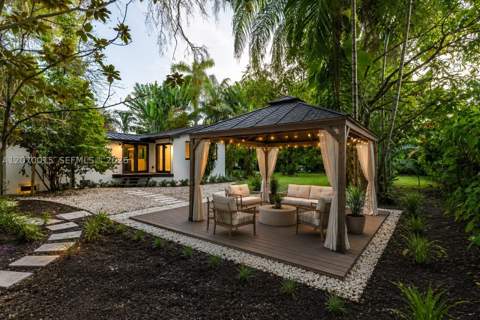 10901 NE 3rd Ave, Miami FL - photo 13 of 35
