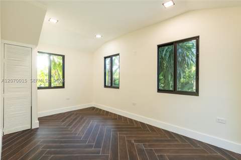 10901 NE 3rd Ave, Miami FL - photo 20 of 35