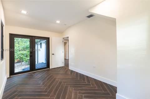 10901 NE 3rd Ave, Miami FL - photo 21 of 35