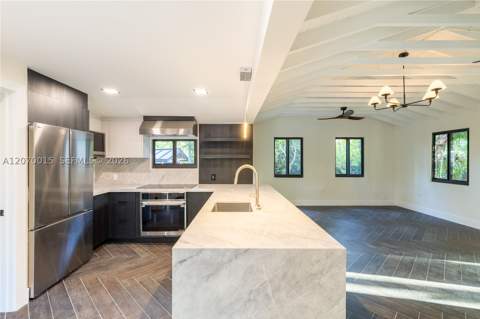 10901 NE 3rd Ave, Miami FL - photo 8 of 35