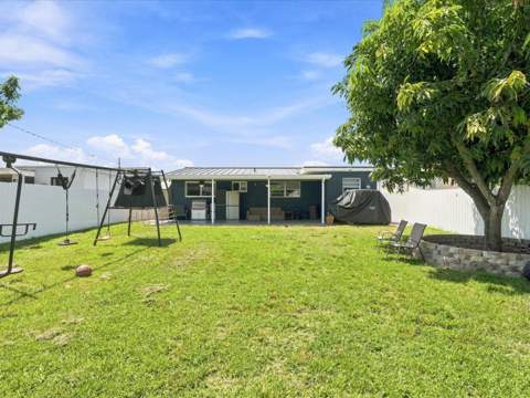 363 E 62nd Street, Hialeah FL - photo 11 of 41