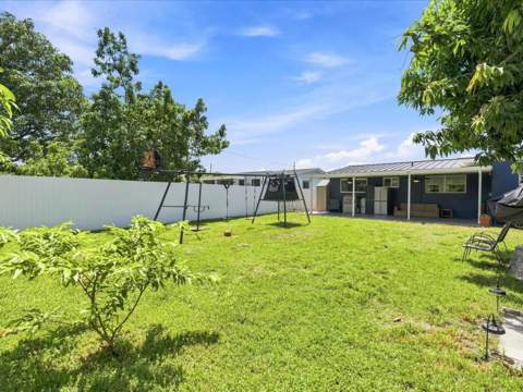 363 E 62nd Street, Hialeah FL - photo 13 of 41