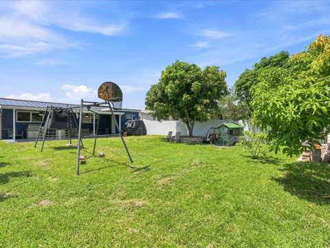 363 E 62nd Street, Hialeah FL - photo 15 of 41
