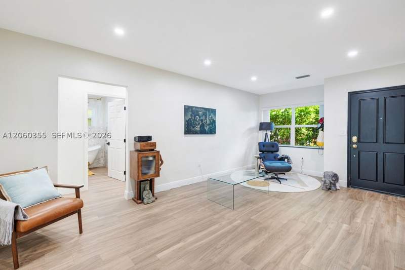 3 bedroom SingleFamilyResidence at 815 Monterey St, Welbon, Coral Gables — photo 3