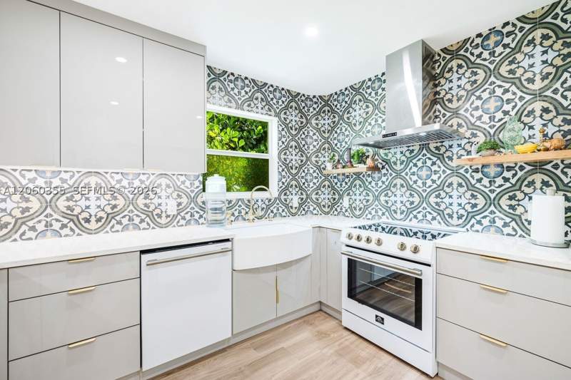 3 bedroom SingleFamilyResidence at 815 Monterey St, Welbon, Coral Gables — photo 5