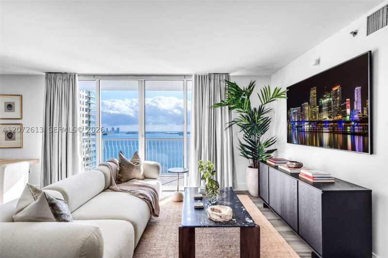 2 bedroom Condominium at 1200 Brickell Bay Dr 2501, The Club At Brickell Bay, Miami — photo 1
