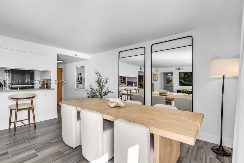 2 bedroom Condominium at 1200 Brickell Bay Dr 2501, The Club At Brickell Bay, Miami — photo 2