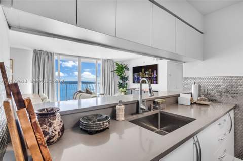 1200 Brickell Bay Dr 2501, Miami FL - photo 8 of 33