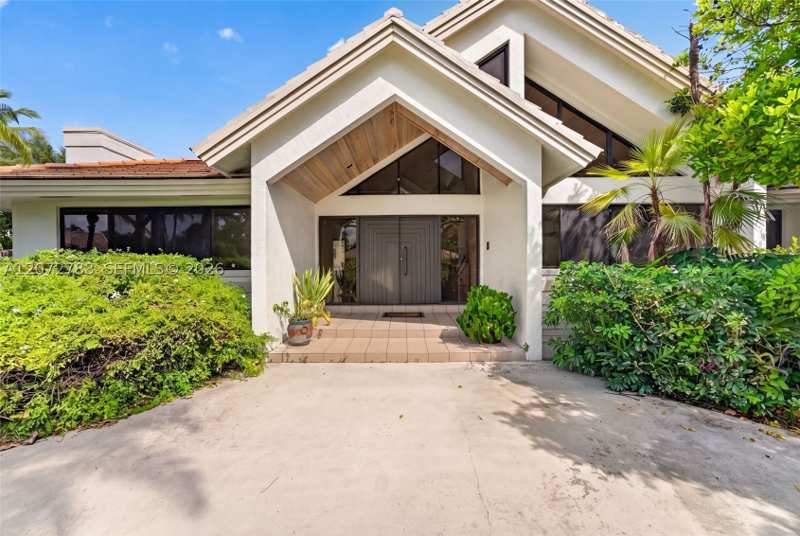 5 bedroom SingleFamilyResidence at 14321 SW 99th Ct, Jacare Sub, Miami — photo 1