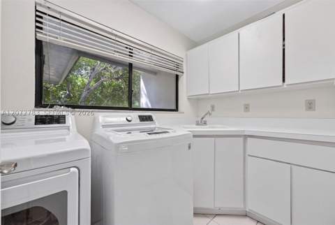 14321 SW 99th Ct, Miami FL - photo 15 of 57