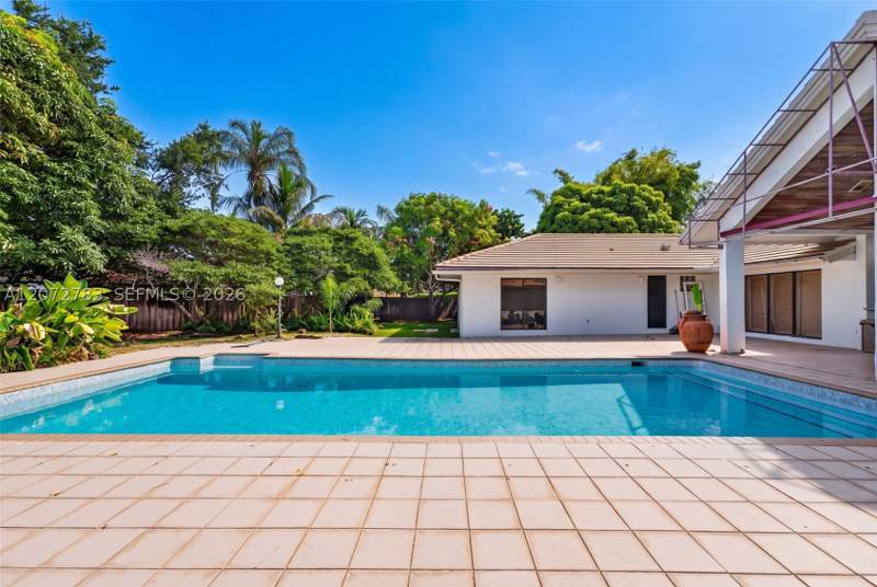 5 bedroom SingleFamilyResidence at 14321 SW 99th Ct, Jacare Sub, Miami — photo 4