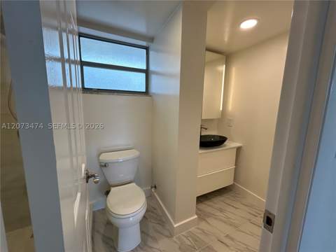 3550 NE 169th St 304, North Miami Beach FL - photo 11 of 36