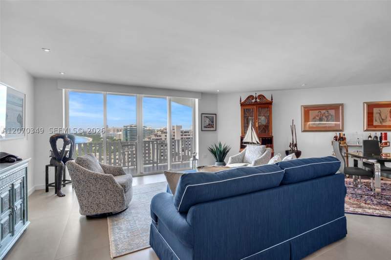1 bedroom StockCooperative at 200 Ocean Lane Dr Pb4, Island House Apt Inc - Co, Key Biscayne — photo 5