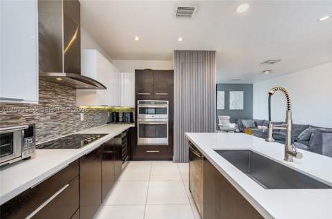 6428 NW 104th Ct, Doral FL - photo 12 of 44