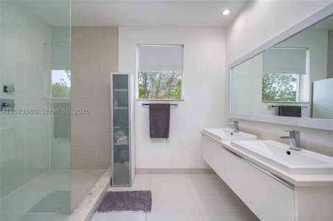 6428 NW 104th Ct, Doral FL - photo 16 of 44