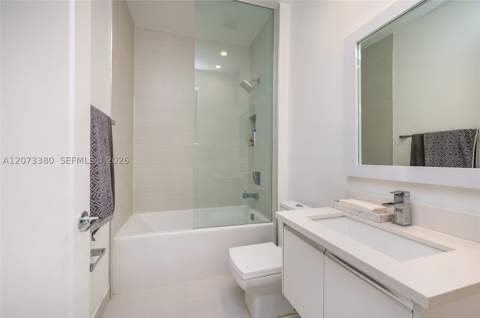 6428 NW 104th Ct, Doral FL - photo 6 of 44