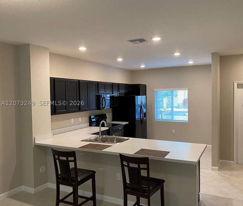 3 bedroom Condominium at 2810 NW 181st St, Princeton, Miami Gardens — photo 2