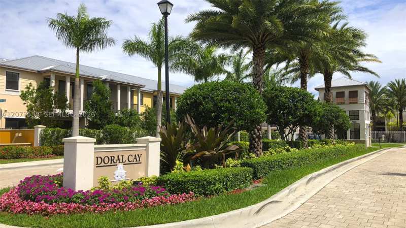 4 bedroom Townhouse at 5930 NW 104th Path, Doral Cay, Doral — photo 1