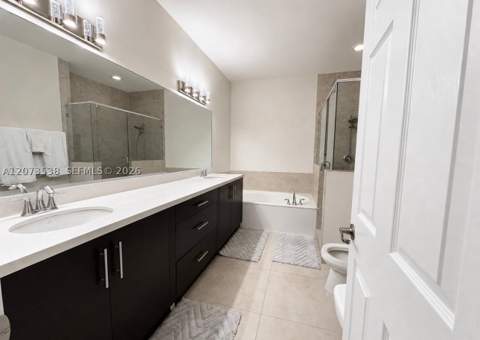 5930 NW 104th Path, Doral FL - photo 11 of 22