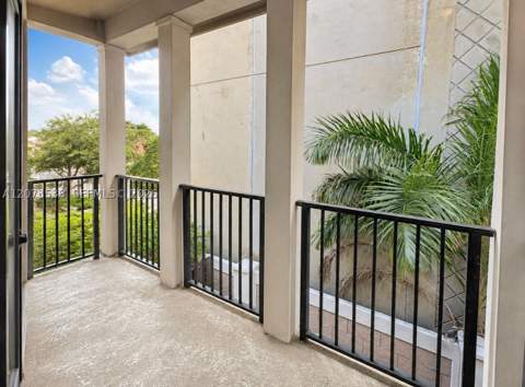 5930 NW 104th Path, Doral FL - photo 12 of 22
