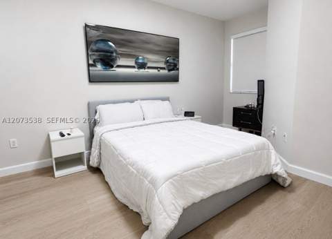 5930 NW 104th Path, Doral FL - photo 13 of 22