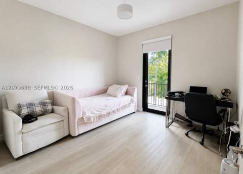 5930 NW 104th Path, Doral FL - photo 18 of 22