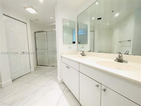 17150 N Bay Rd 2902, Sunny Isles Beach FL - photo 11 of 40