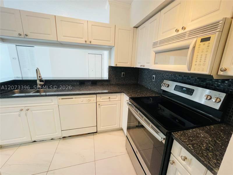 2 bedroom Condominium at 17150 N Bay Rd 2902, Porto Bellagio Condo, Sunny Isles Beach — photo 5