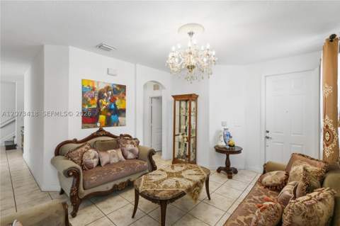 8741 NW 110th Ave, Doral FL - photo 8 of 53