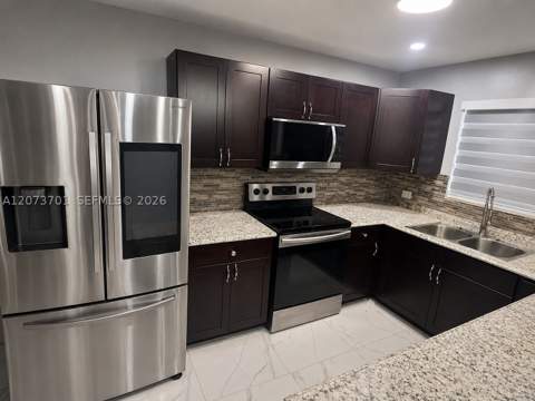 13390 SW 257th Ter, Homestead FL - photo 10 of 19