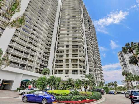 20281 E Country Club Dr 404, Aventura FL - photo 10 of 37