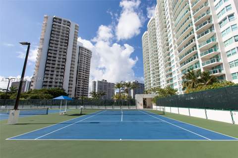 20281 E Country Club Dr 404, Aventura FL - photo 11 of 37