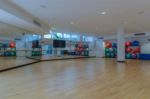 20281 E Country Club Dr 404, Aventura FL - photo 21 of 37