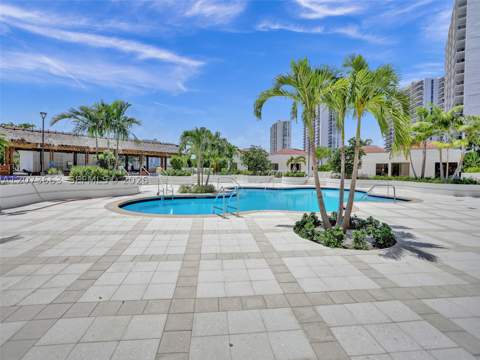 20281 E Country Club Dr 404, Aventura FL - photo 7 of 37