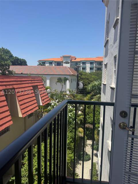 323 Navarre Ave 301, Coral Gables FL - photo 6 of 23