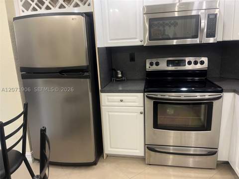 300 Bayview Dr 1707, Sunny Isles Beach FL - photo 11 of 33