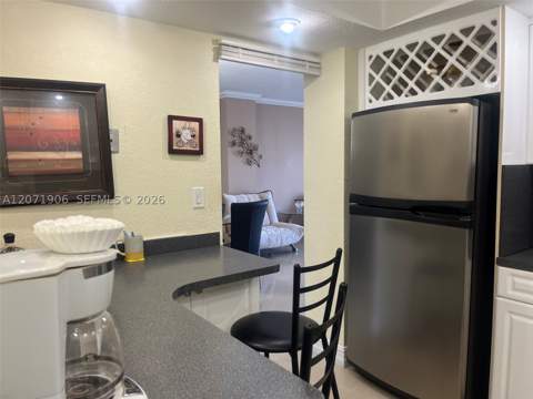 300 Bayview Dr 1707, Sunny Isles Beach FL - photo 13 of 33