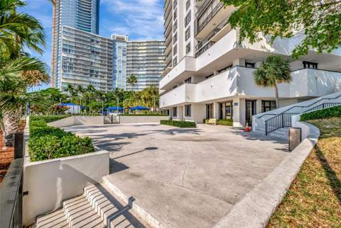2333 Brickell Ave 2814, Miami FL - photo 13 of 29