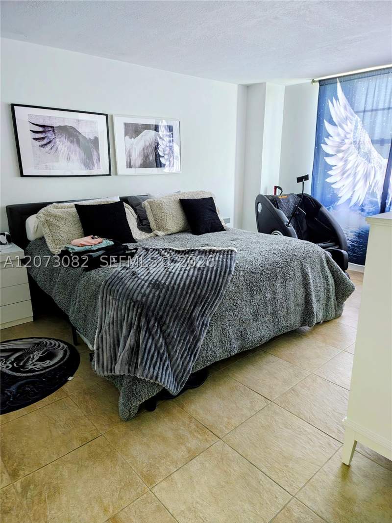 1 bedroom Condominium at 2333 Brickell Ave 2814, Brickell Bay Club Condo, Miami — photo 2