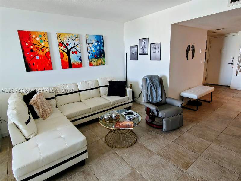 1 bedroom Condominium at 2333 Brickell Ave 2814, Brickell Bay Club Condo, Miami — photo 3
