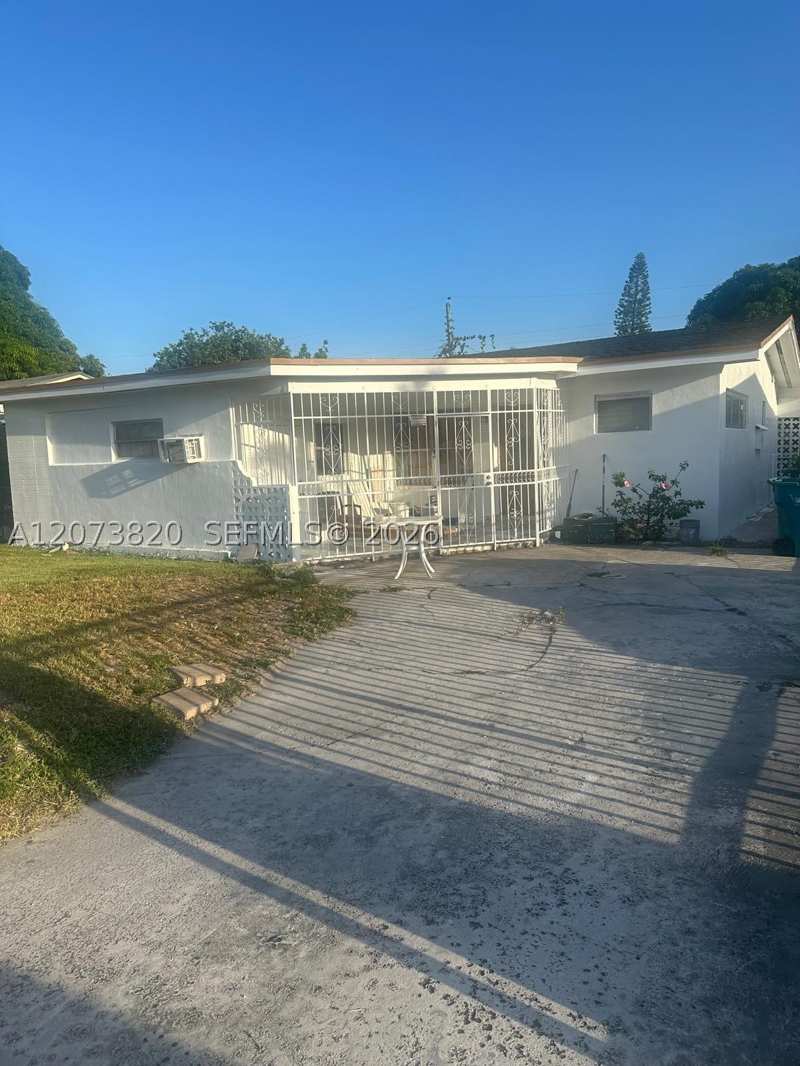 4 bedroom SingleFamilyResidence at 864 NW 116th St, Gratigny Park, Miami — photo 1